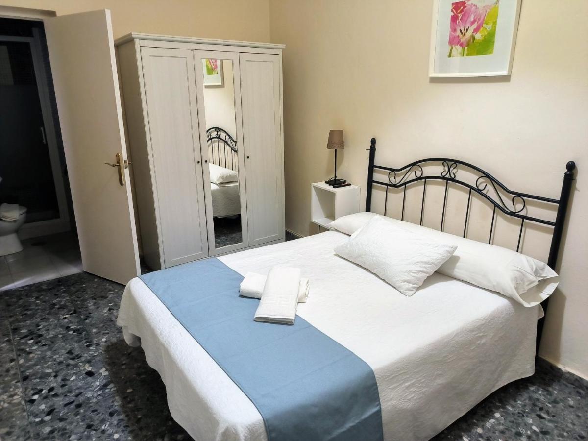 Pension Perez Montilla Sevilla Dış mekan fotoğraf